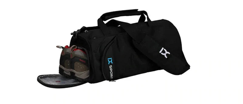 Stilig unisex treningsbag med rom for sko, perfekt for trening og kosttilskudd som vitaminer og kreatin.